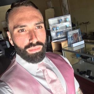 Meet your Posher, Gregory